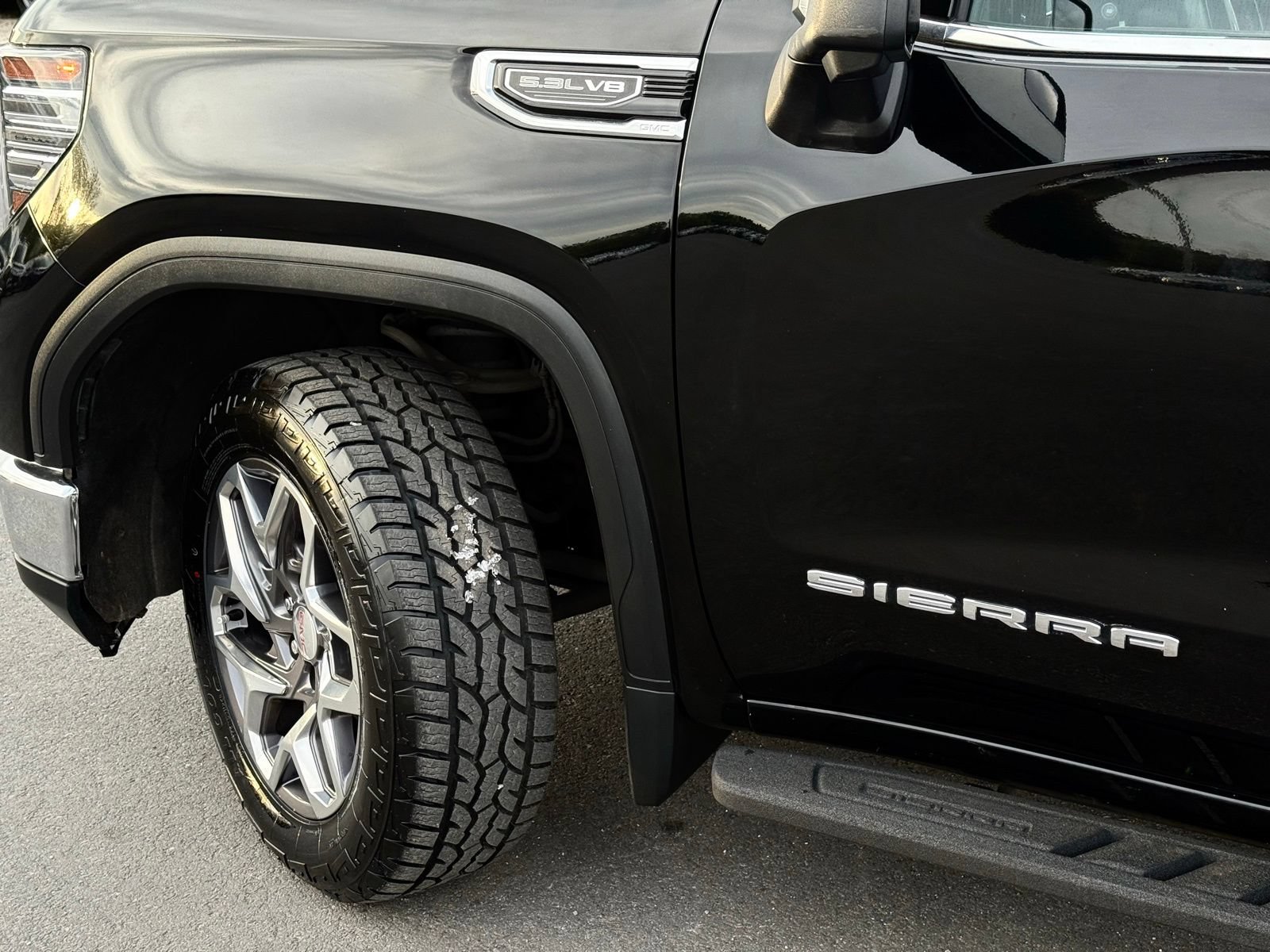 Used 2022 GMC Sierra 1500 SLT w/ SLT Convenience Package AWD/4WD image 5