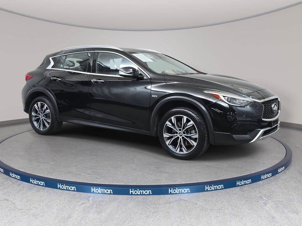 Used 2017 INFINITI QX30 AWD image 4