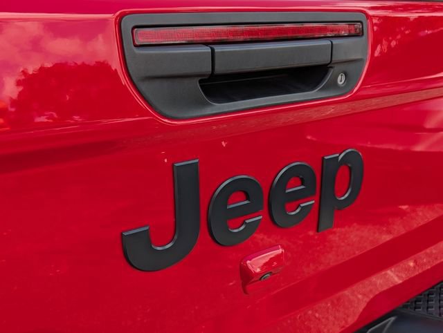 Used 2024 Jeep Gladiator Sport image 15