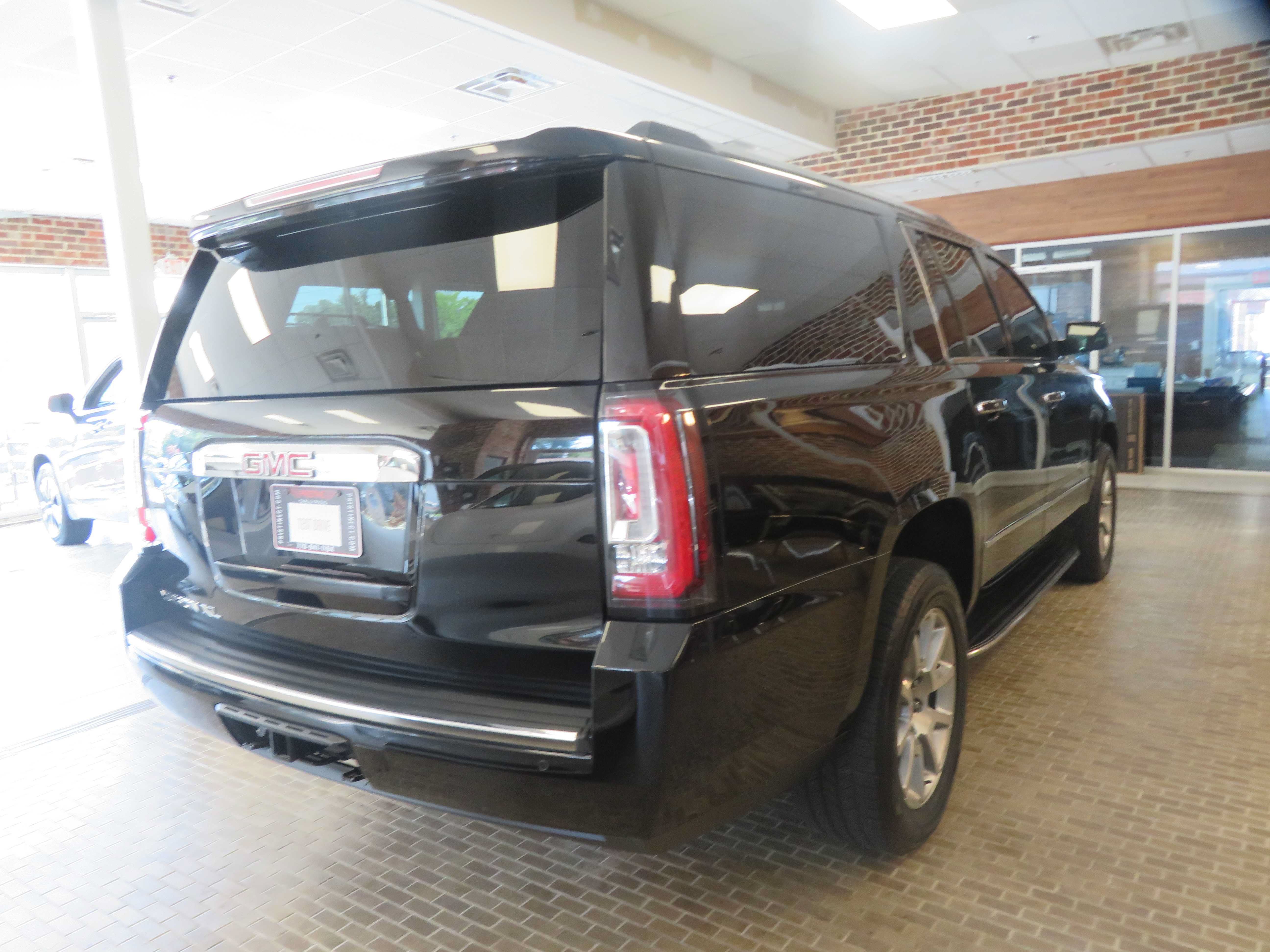Used 2019 GMC Yukon XL Denali AWD/4WD image 4
