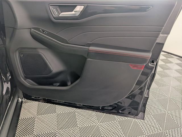 Used 2024 Ford Escape ST-Line Select w/ Tech Pack #2 image 34