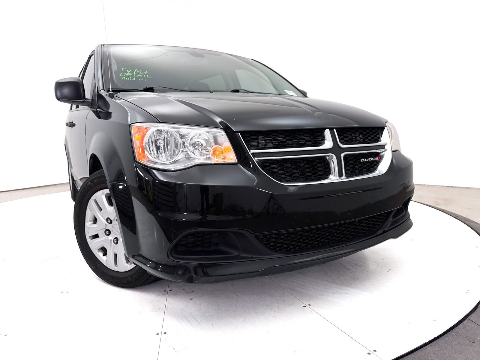 Used 2020 Dodge Grand Caravan SE w/ UConnect Hands-Free Group FWD image 5