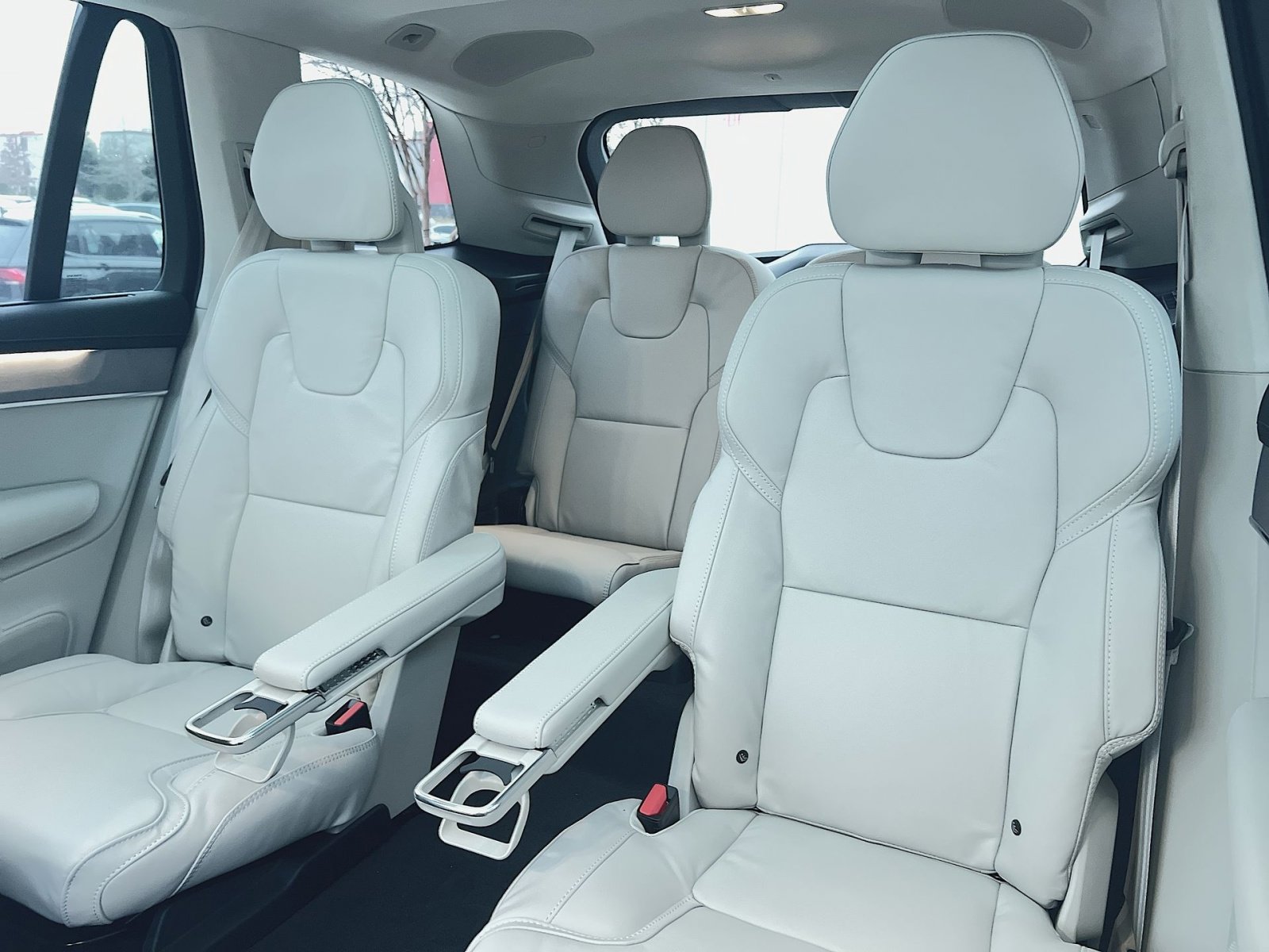 New 2026 Volvo XC90 B6 Ultra w/ Lounge Package image 24