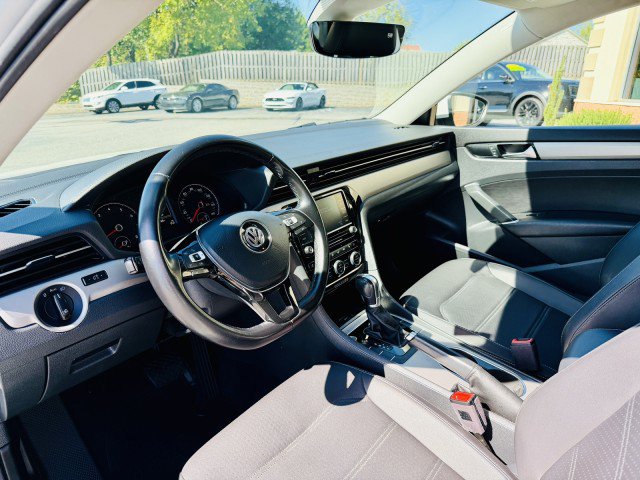 Used 2020 Volkswagen Passat 2.0T SE image 5