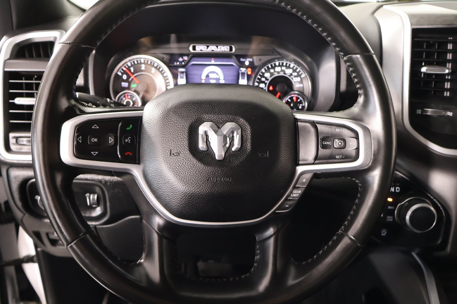 Used 2021 RAM 1500 Big Horn AWD/4WD image 3