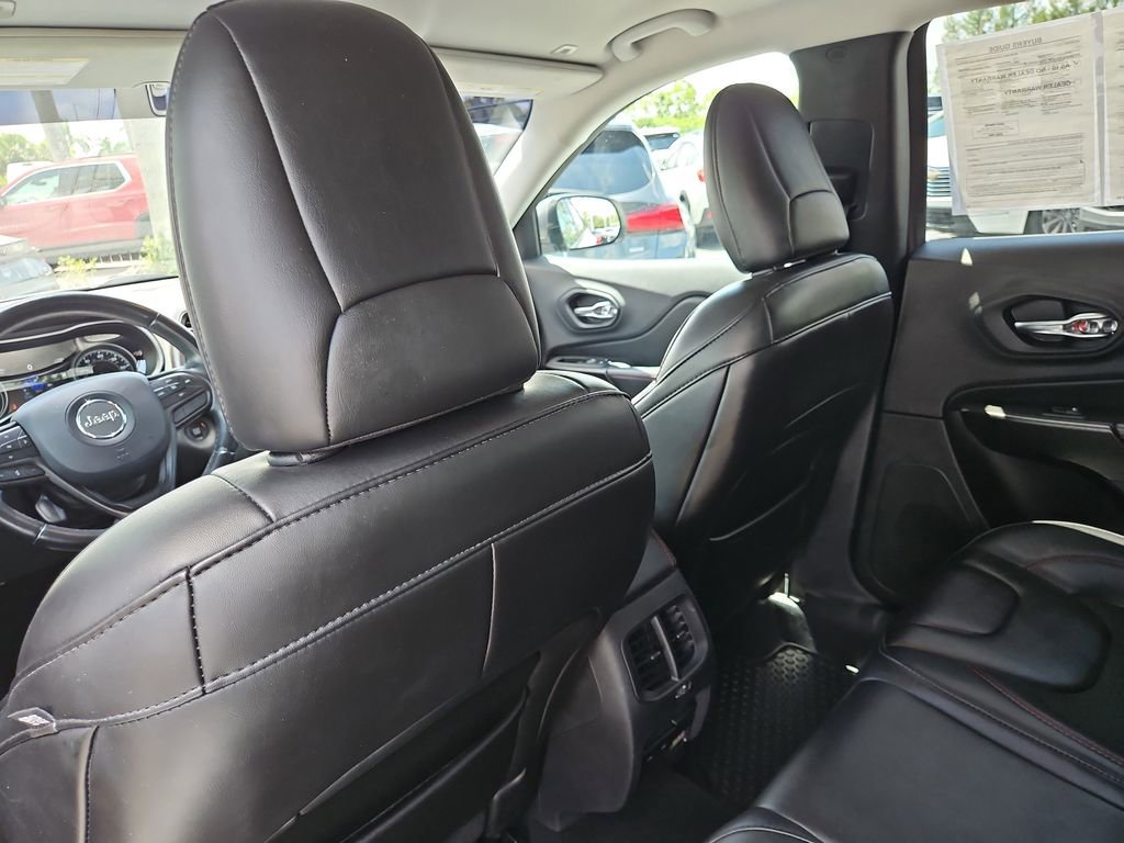 Used 2019 Jeep Cherokee Trailhawk w/ Cold Weather Group image 10