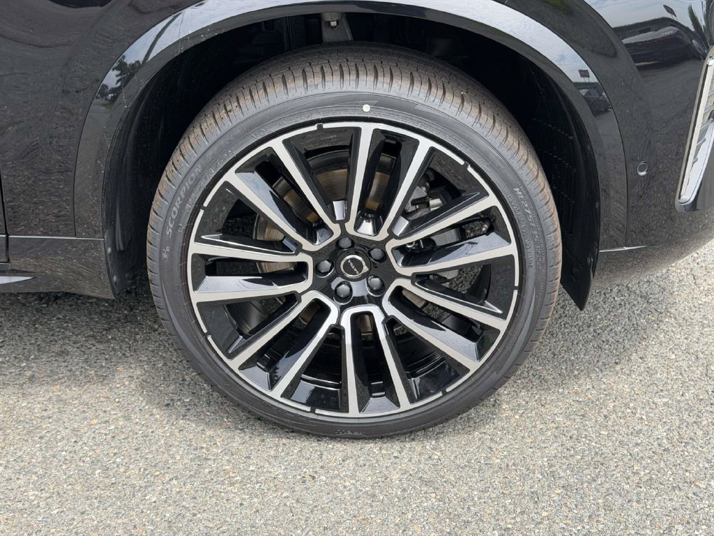 New 2026 Volvo XC90 B6 Plus w/ Protection Package Premier AWD/4WD image 24