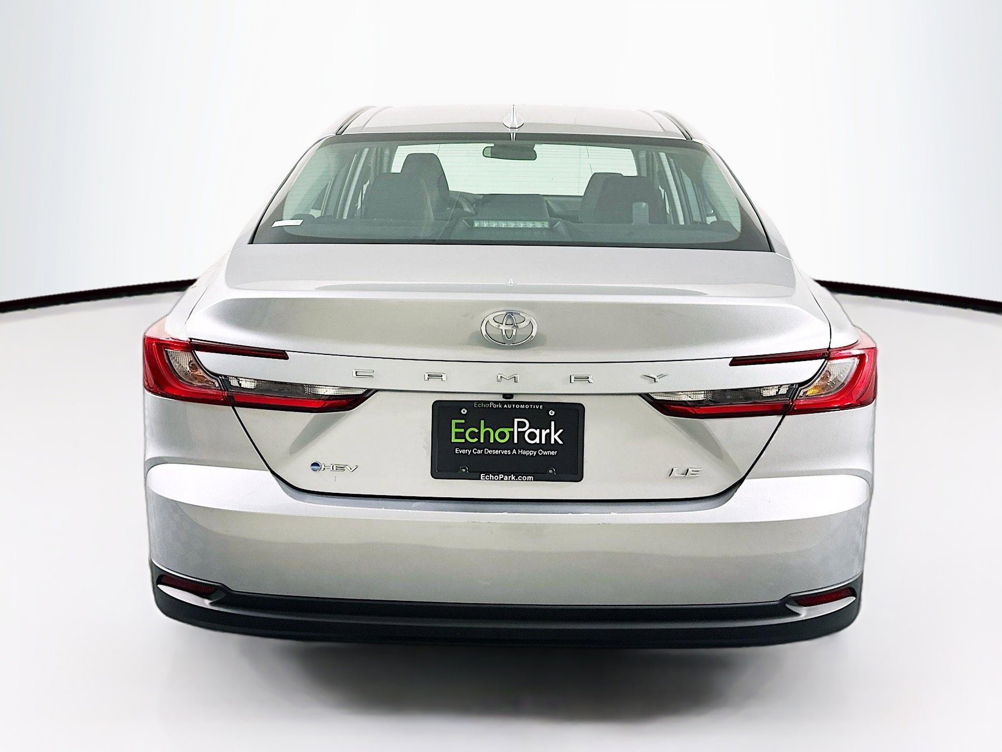 Used 2025 Toyota Camry LE image 7