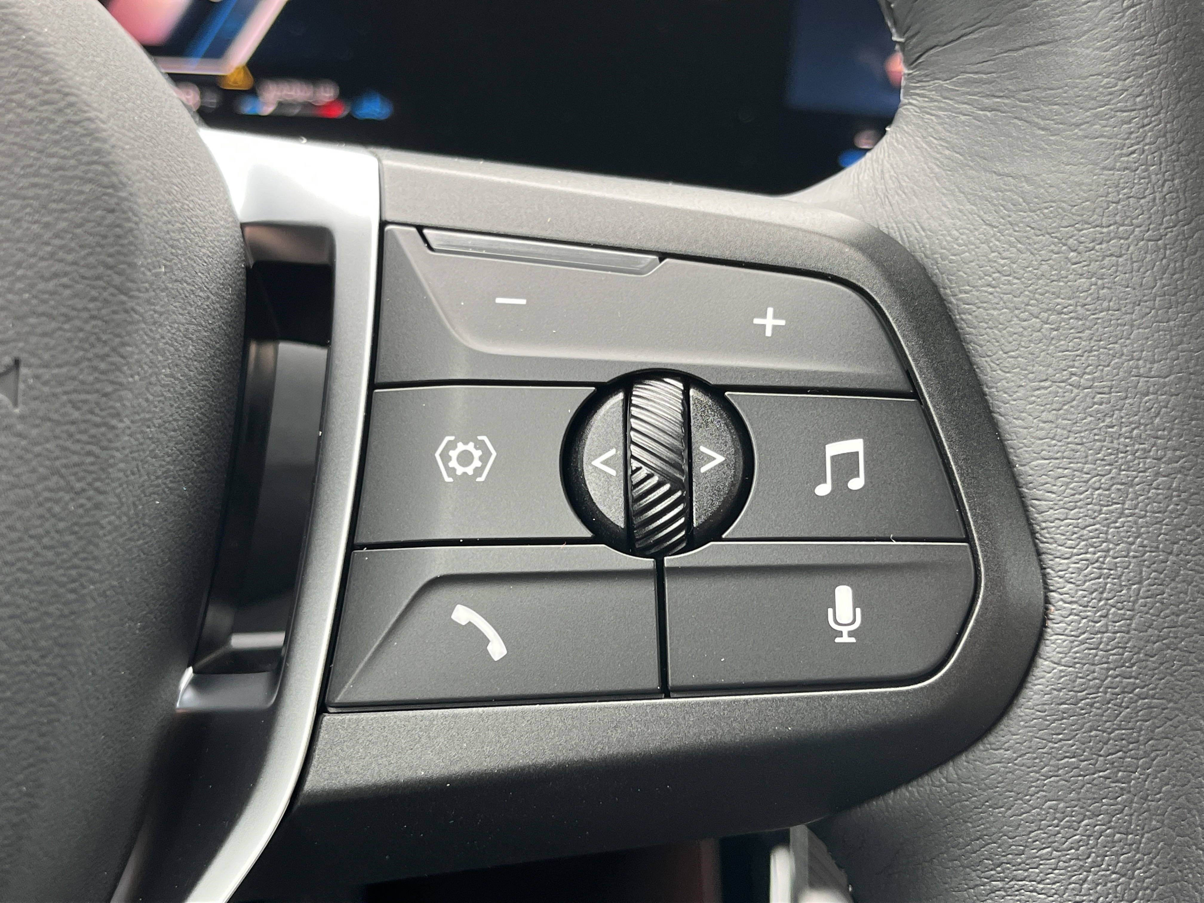 New 2025 BMW X1 xDrive28i w/ Technology Package image 14