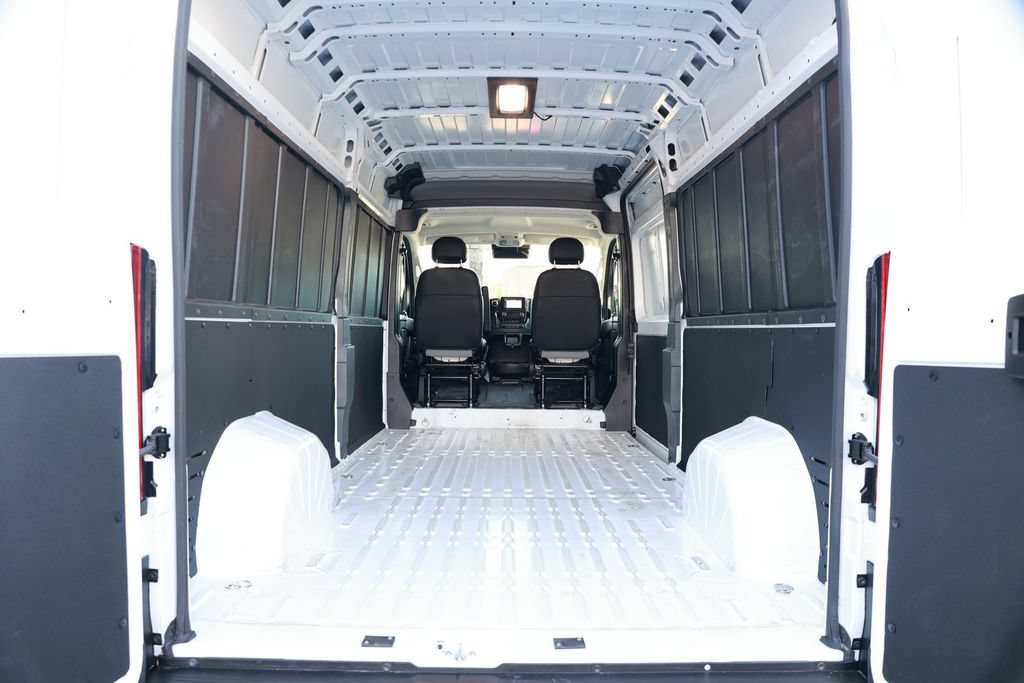 Used 2026 RAM ProMaster 2500 w/ Convenience Group FWD image 32