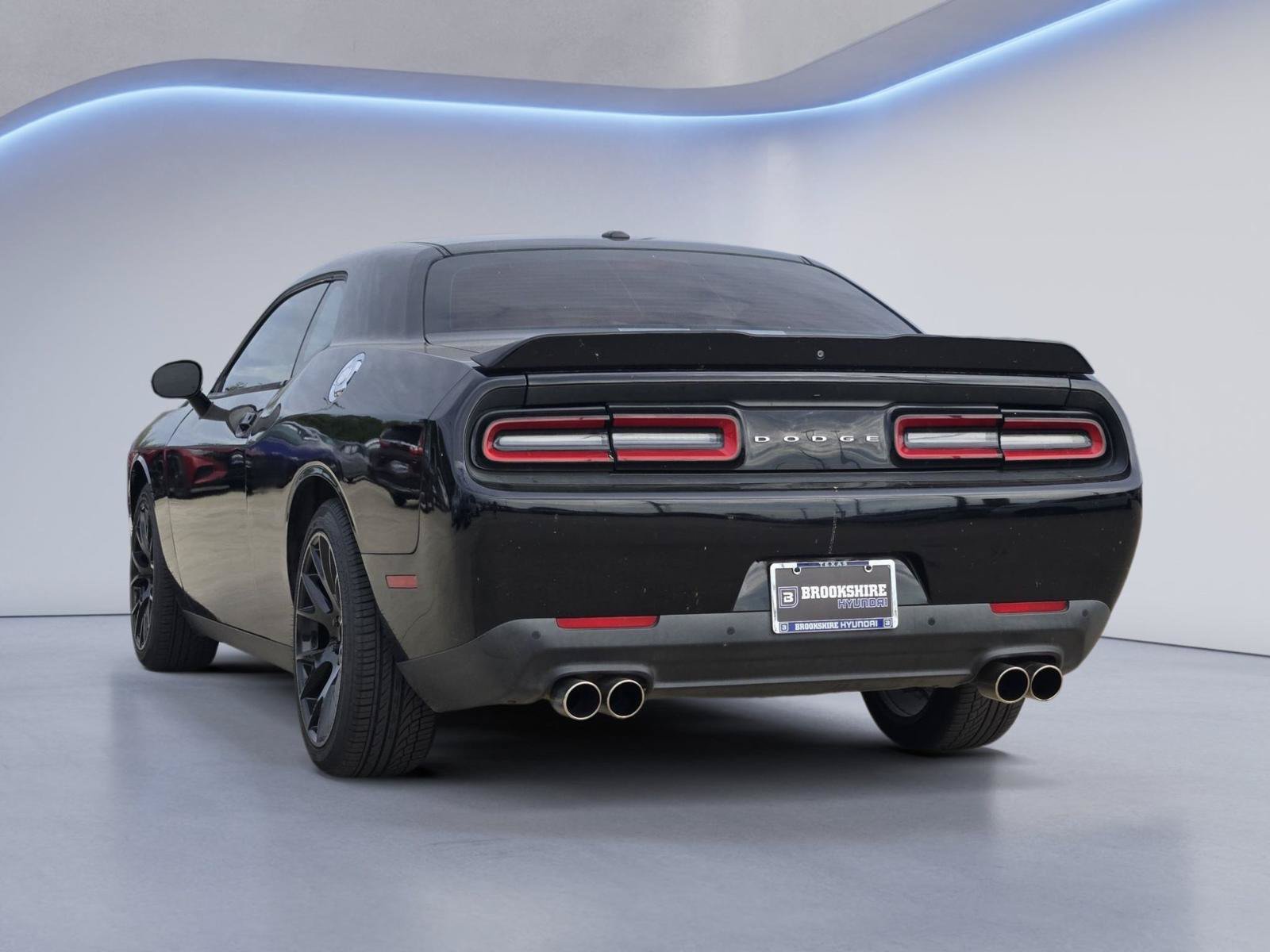 Used 2018 Dodge Challenger SXT RWD image 6