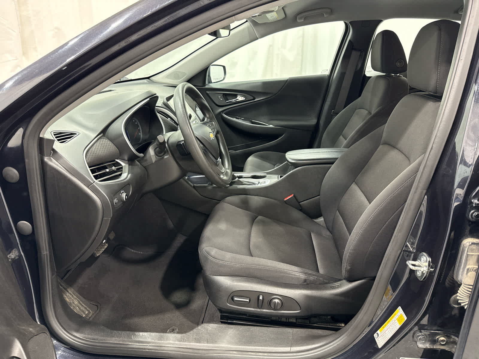 Certified 2023 Chevrolet Malibu LT FWD image 11