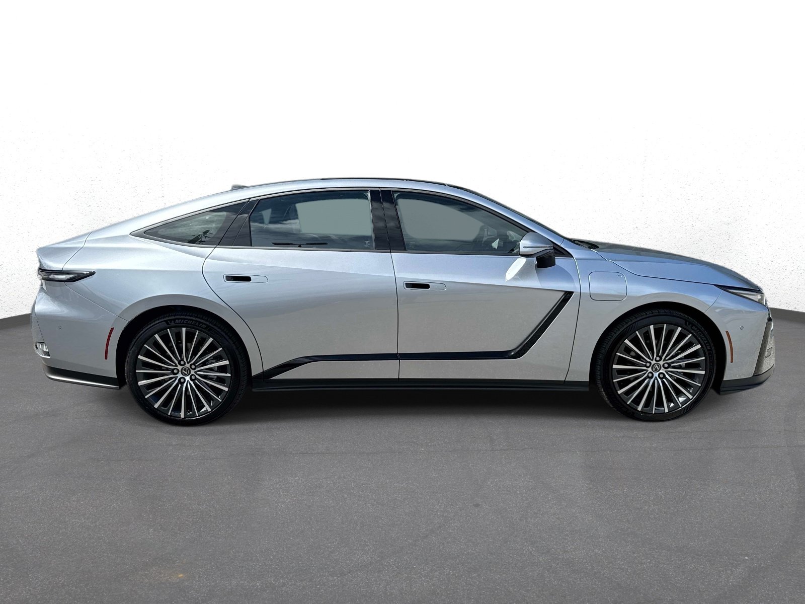 New 2026 Lexus ES 350e FWD image 2