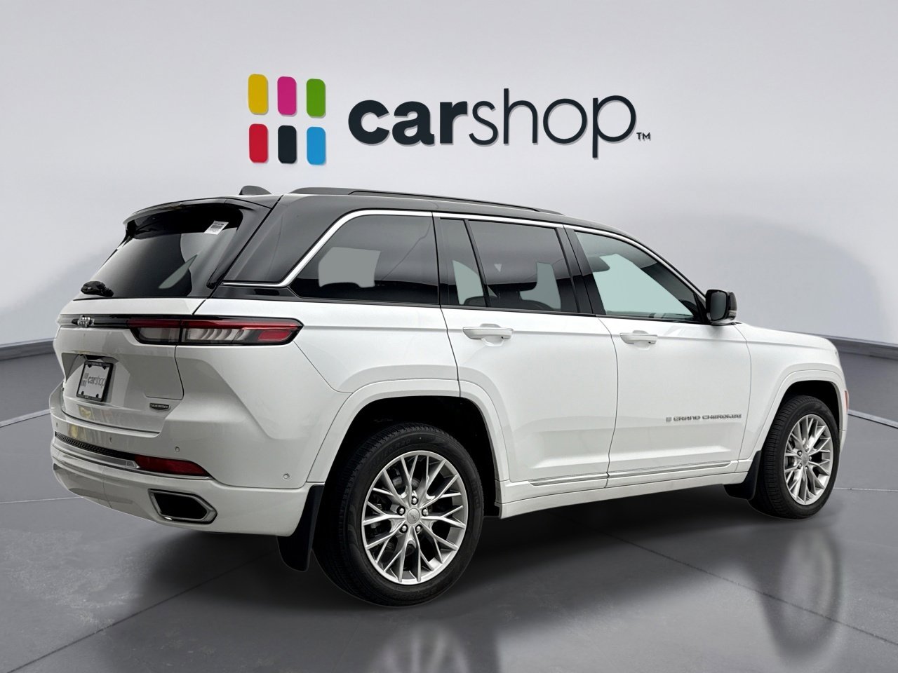 Used 2024 Jeep Grand Cherokee Summit w/ Luxury Tech Group V AWD/4WD image 5