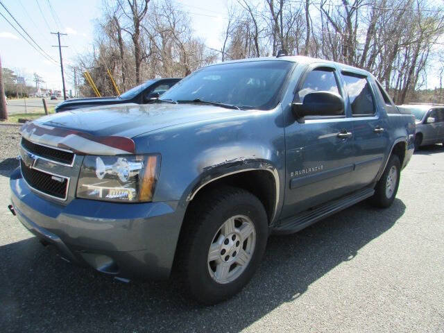 Used 2008 Chevrolet Avalanche LS image 3