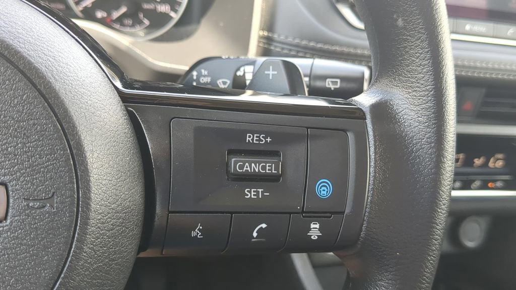 Certified 2023 Nissan Rogue SV FWD image 19