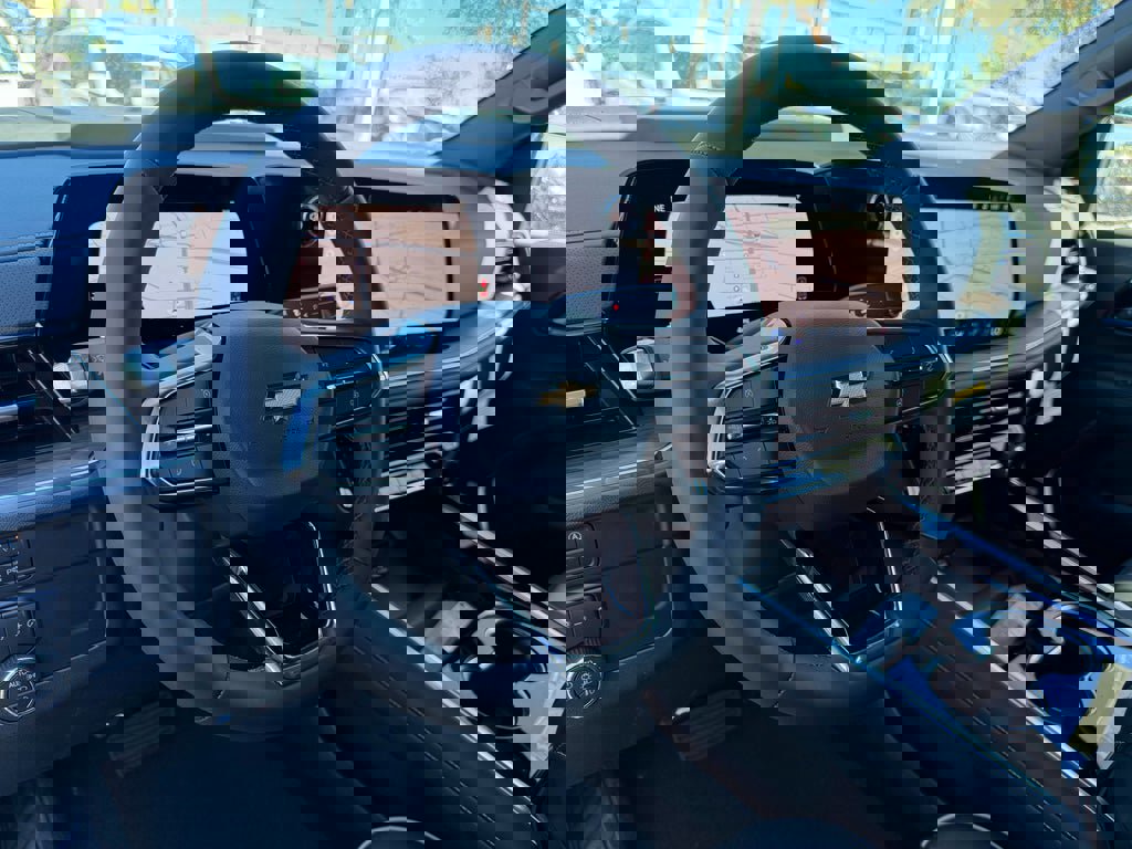 New 2026 Chevrolet Suburban Premier image 35