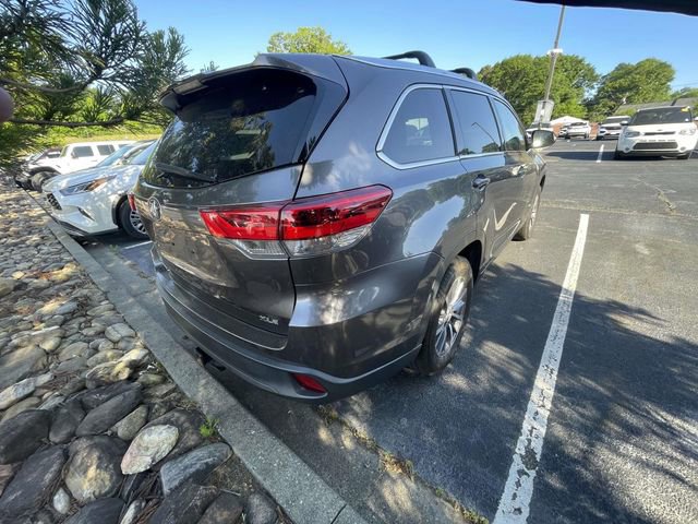 Used 2017 Toyota Highlander XLE FWD image 14