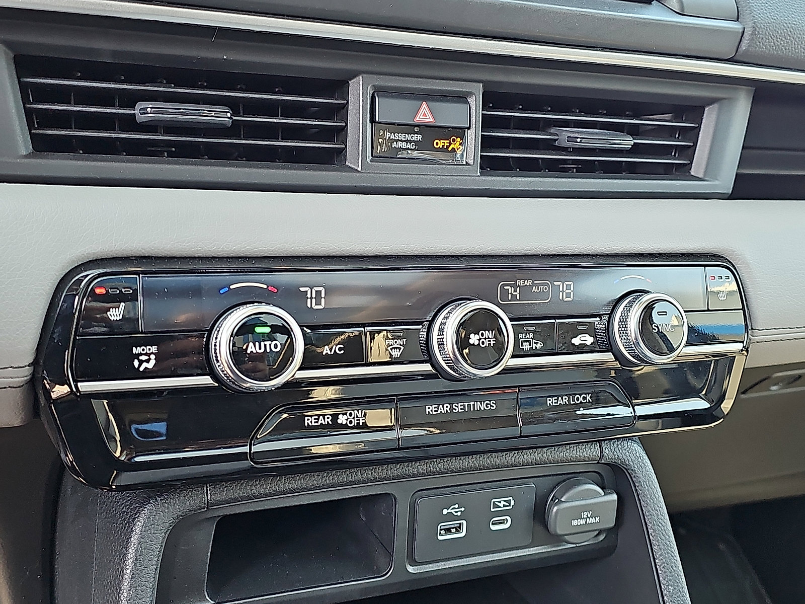 Used 2025 Honda Pilot Touring image 19