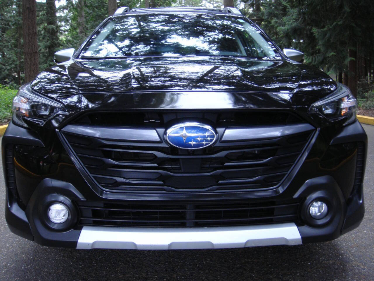 Used 2023 Subaru Outback Touring XT AWD/4WD image 3
