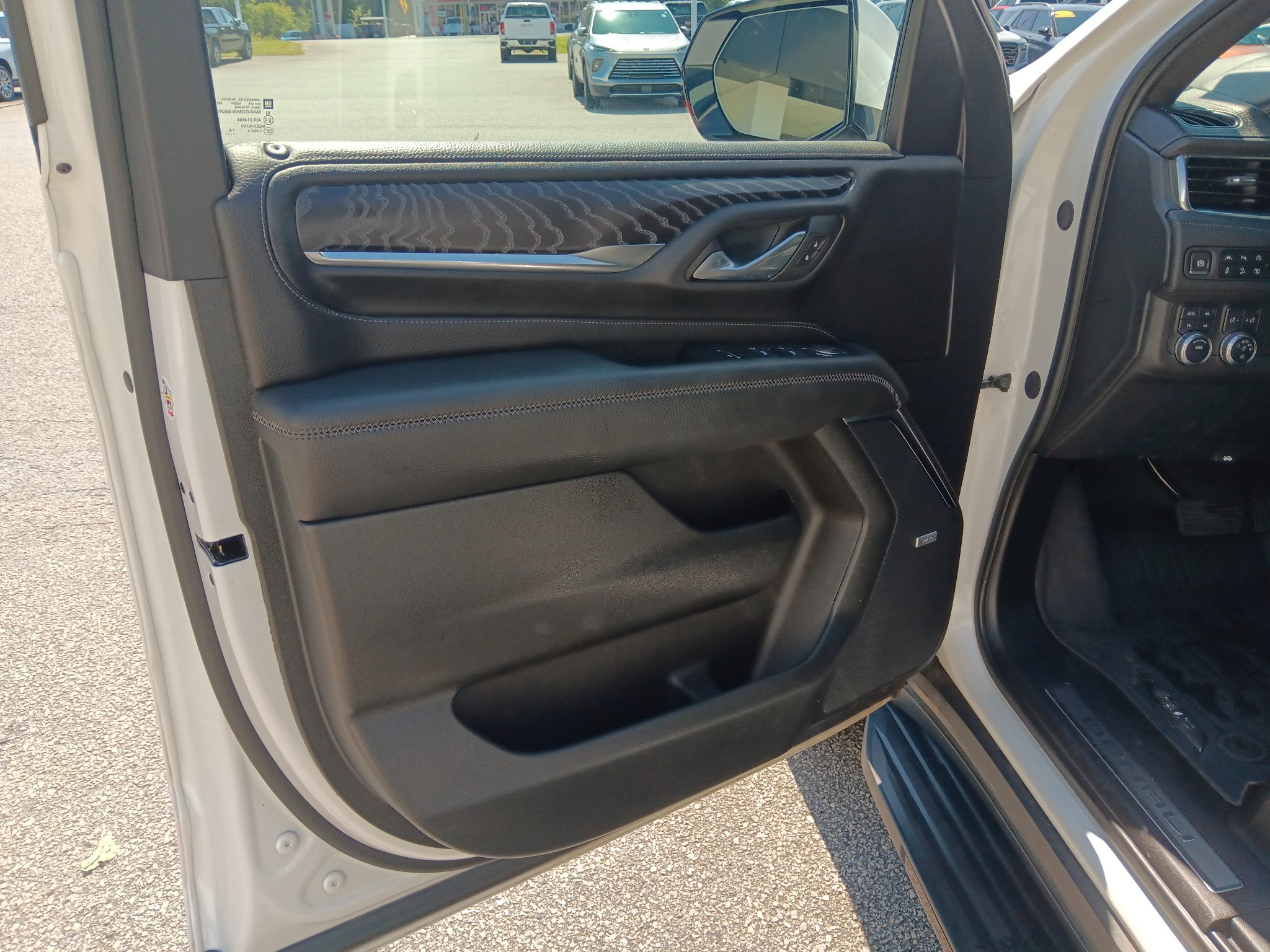 Used 2024 GMC Yukon XL Denali w/ LPO, Floor Liner Package AWD/4WD image 11