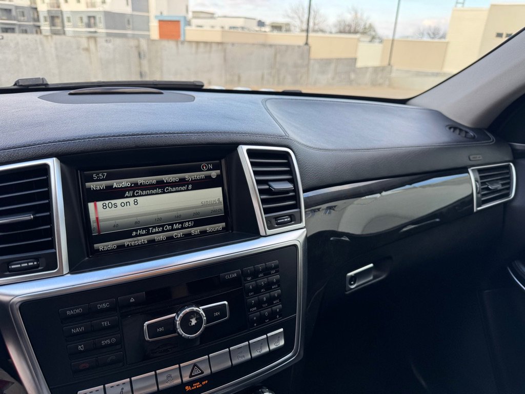 Used 2016 Mercedes-Benz GL 550 4MATIC image 14