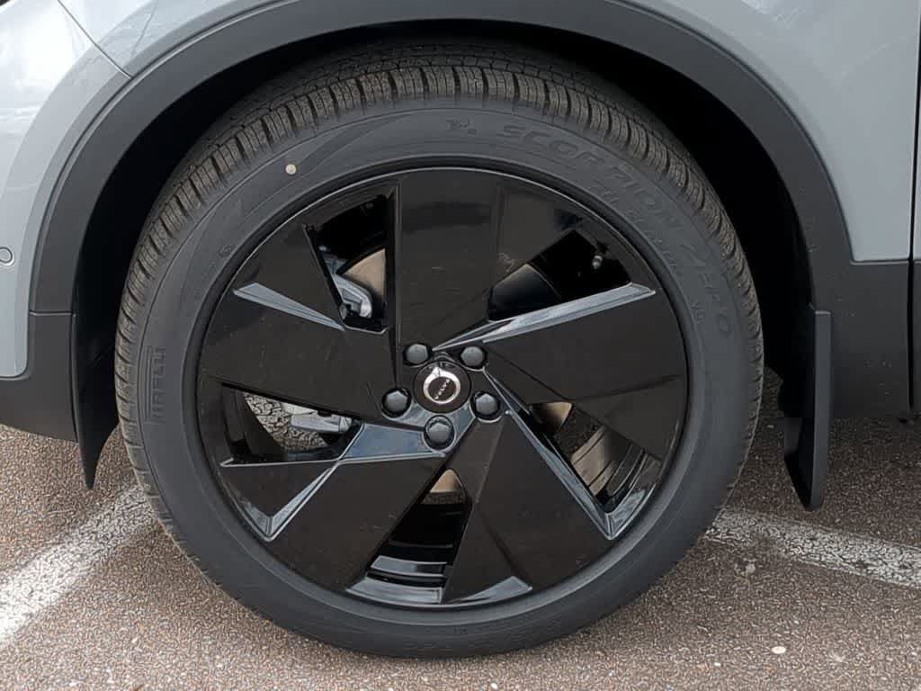 New 2026 Volvo XC40 B5 Ultra w/ Protection Package Premier AWD/4WD image 13