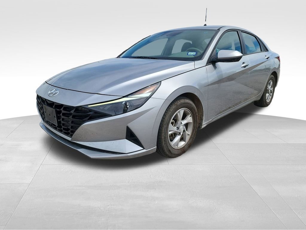 Used 2023 Hyundai Elantra SE image 3