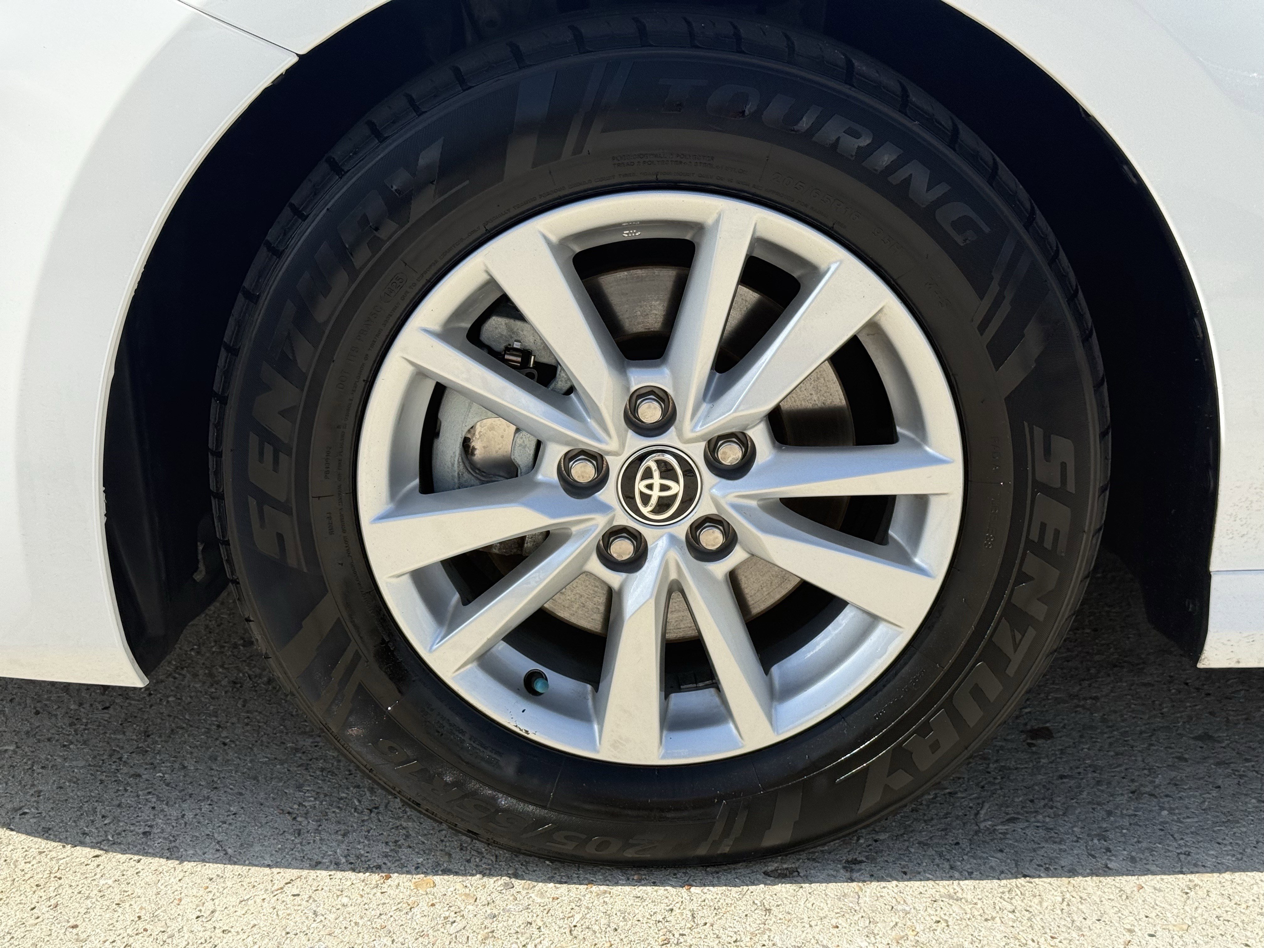 Used 2025 Toyota Camry LE FWD image 13