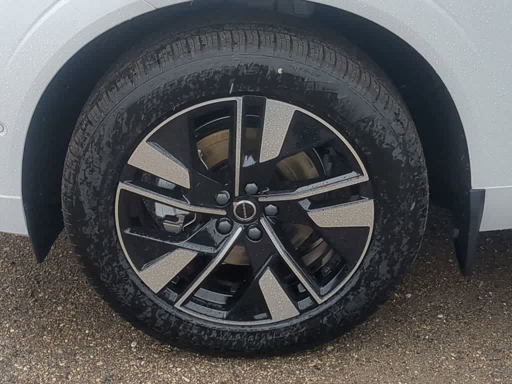 New 2026 Volvo XC60 B5 Plus w/ Protection Package Premier AWD/4WD image 13