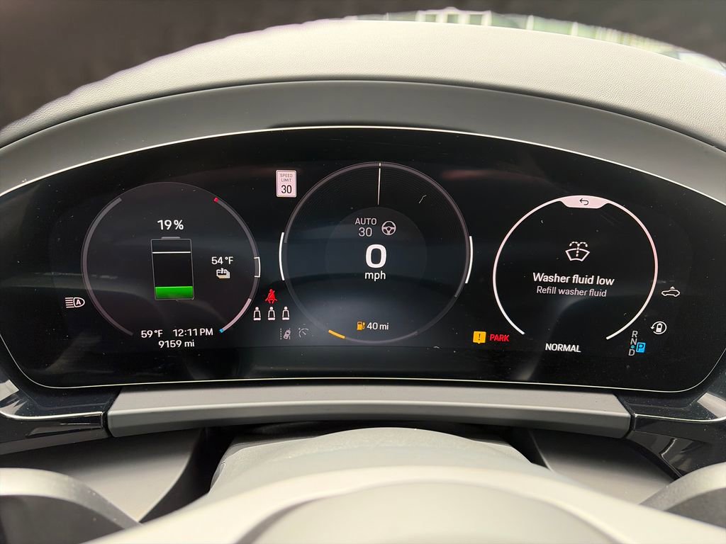 Used 2025 Porsche Macan 4 Electric AWD/4WD image 14