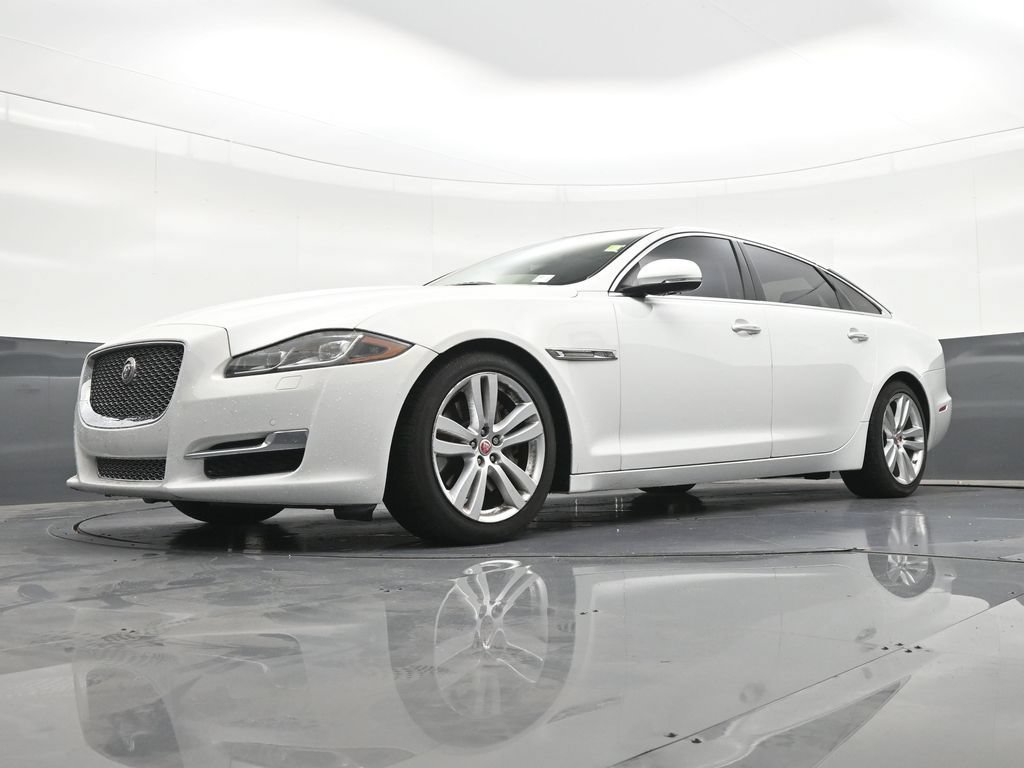 Used 2016 Jaguar XJ L Portfolio RWD image 23