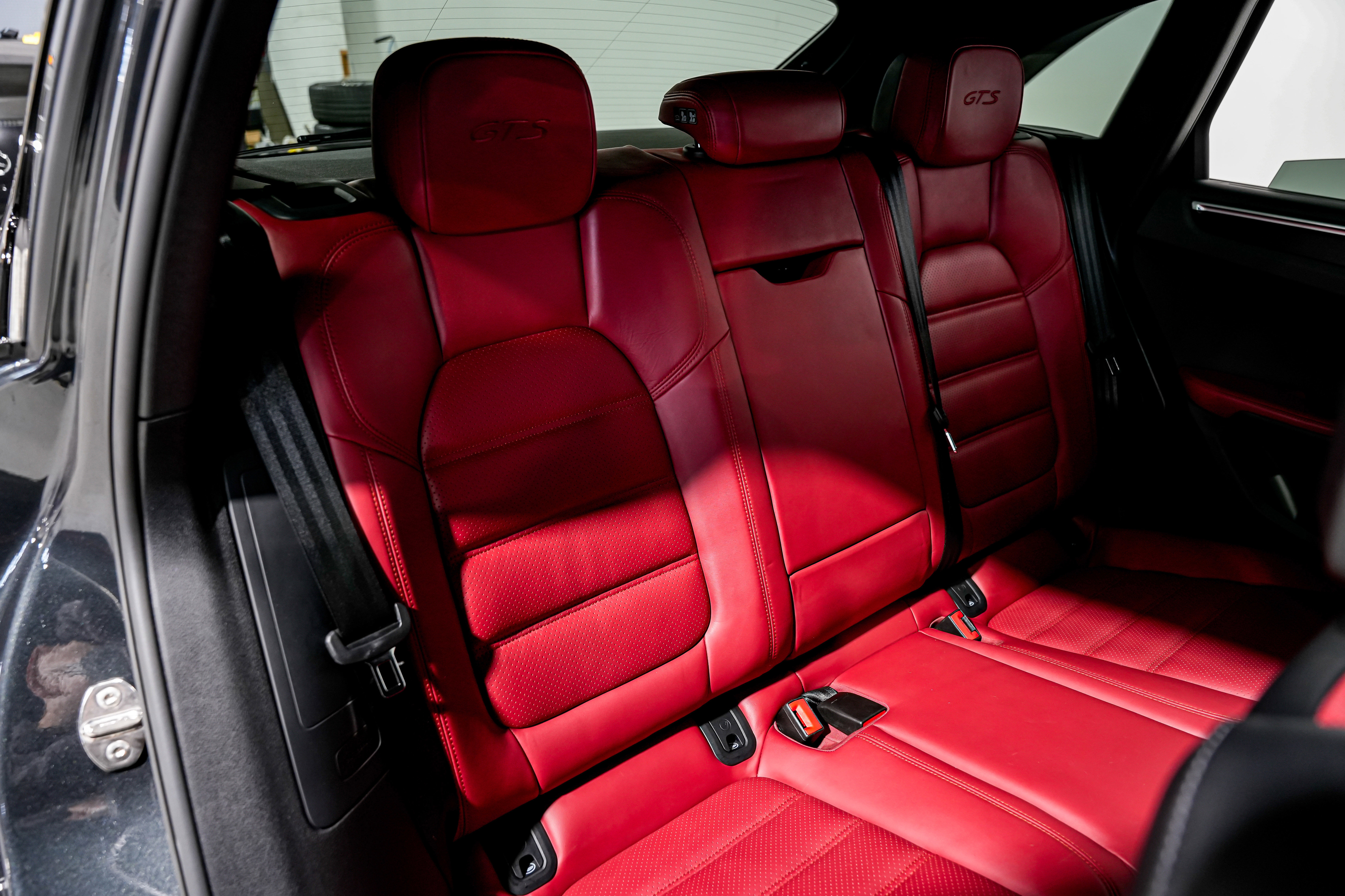 Used 2021 Porsche Macan GTS image 32