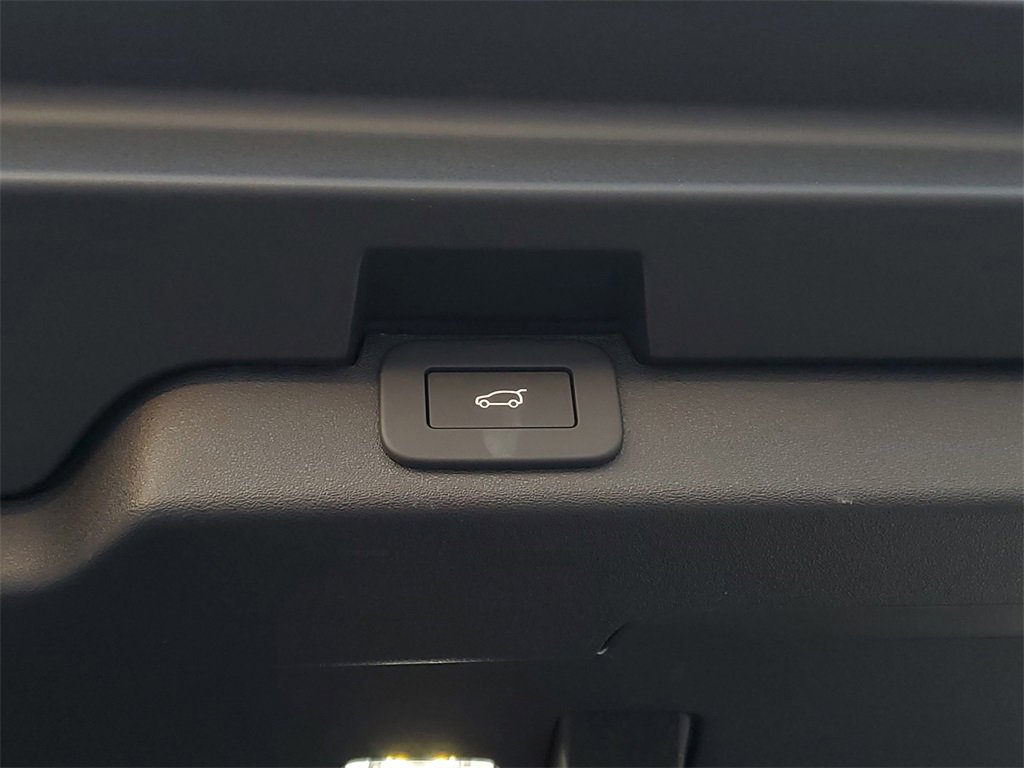 New 2026 Land Rover Discovery Limited Edition image 36