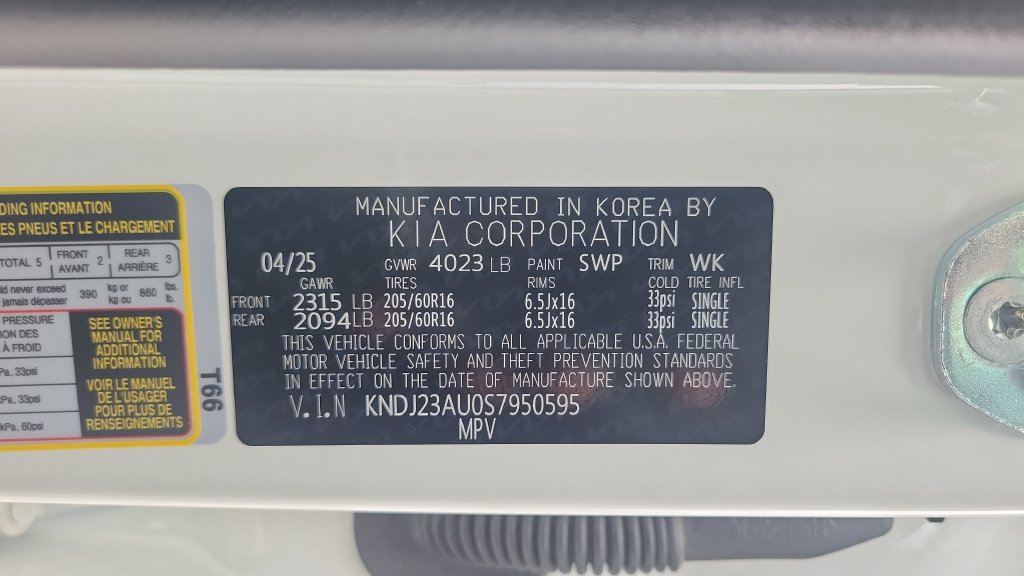 Used 2025 Kia Soul LX FWD image 26