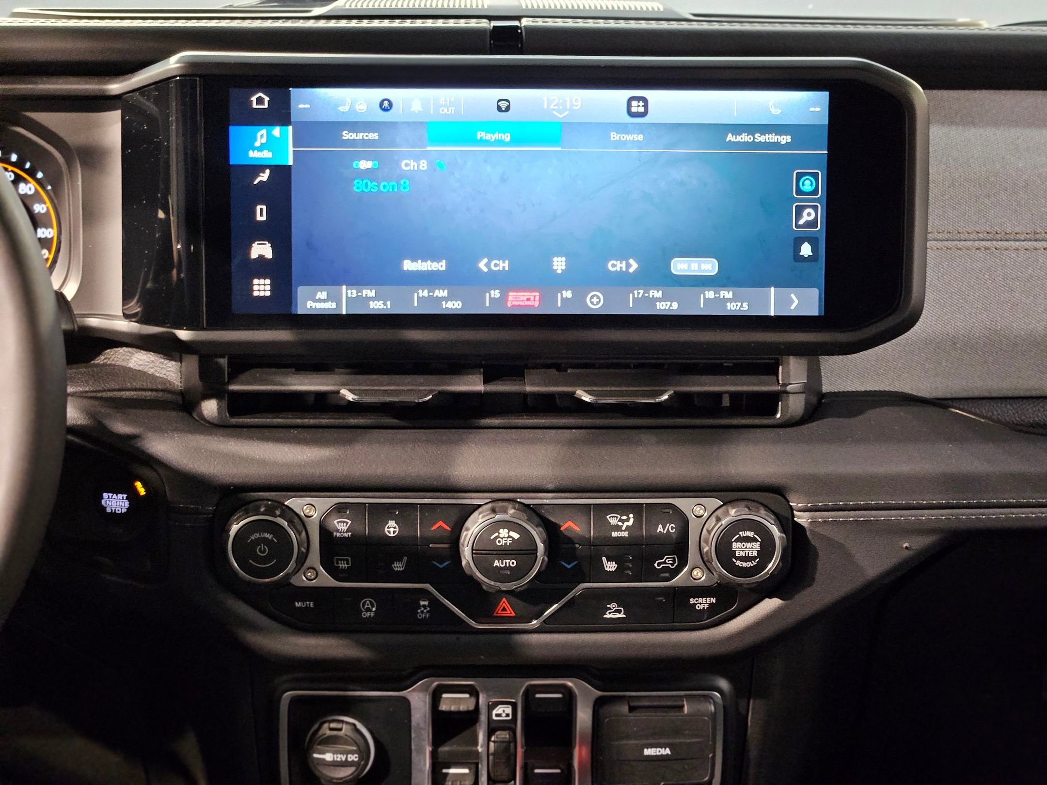 Used 2024 Jeep Wrangler Sahara image 16