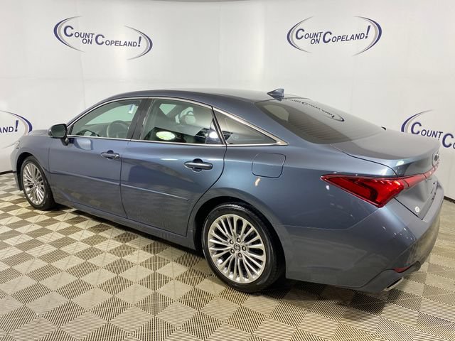 Certified 2019 Toyota Avalon Limited w/ Advanced Safety Package FWD image 4