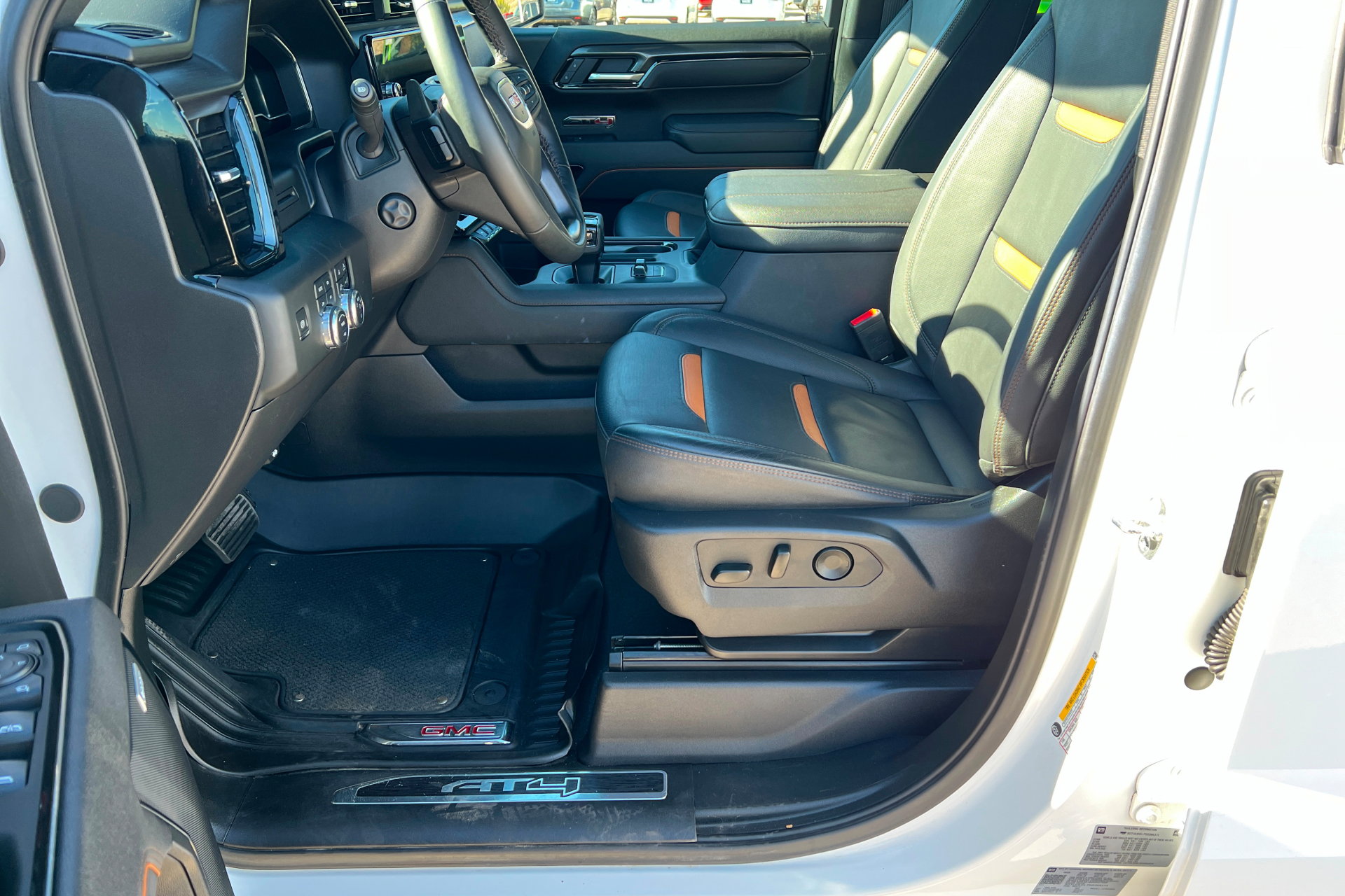 Certified 2025 GMC Sierra 1500 AT4 image 18