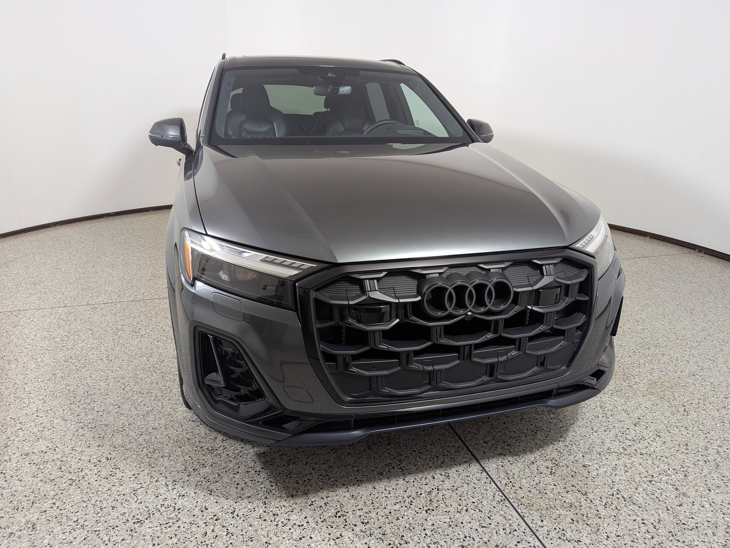 New 2025 Audi SQ7 Prestige image 1