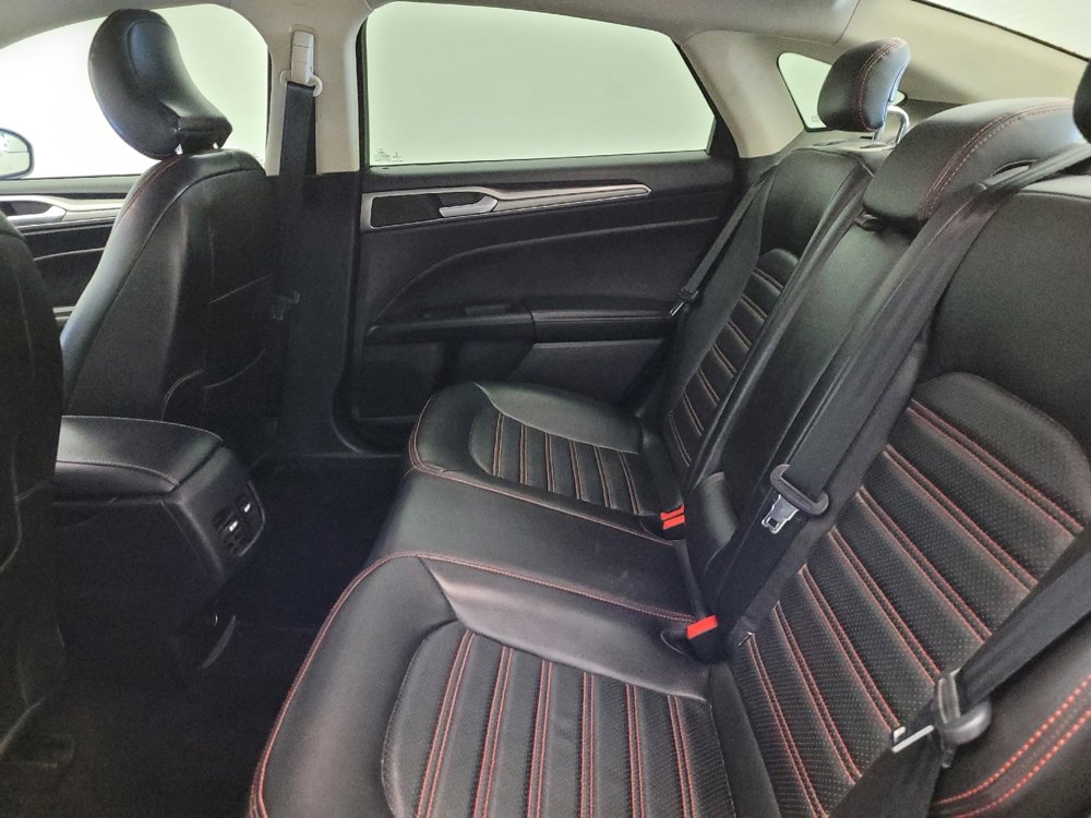 Used 2018 Ford Fusion SE w/ Fusion SE Technology Package image 18