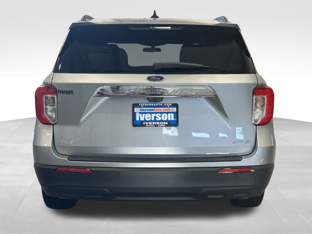 Used 2023 Ford Explorer XLT image 6