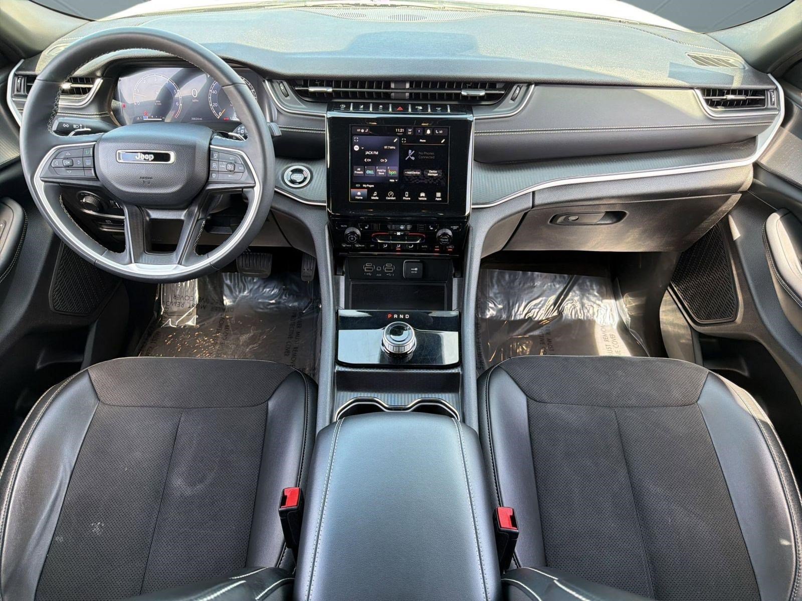 Used 2024 Jeep Grand Cherokee L Laredo AWD/4WD image 16