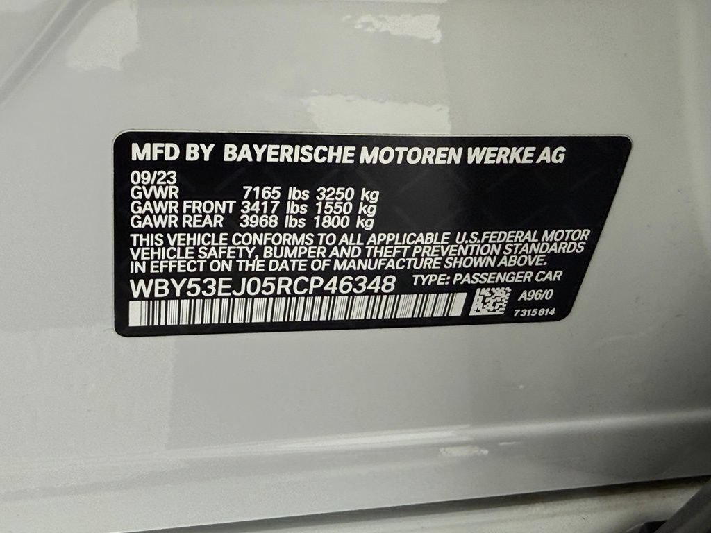 Used 2024 BMW i7 xDrive60 AWD/4WD image 39