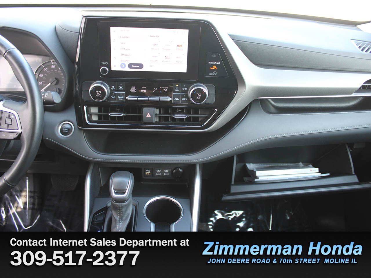 Used 2024 Toyota Highlander LE AWD/4WD image 18