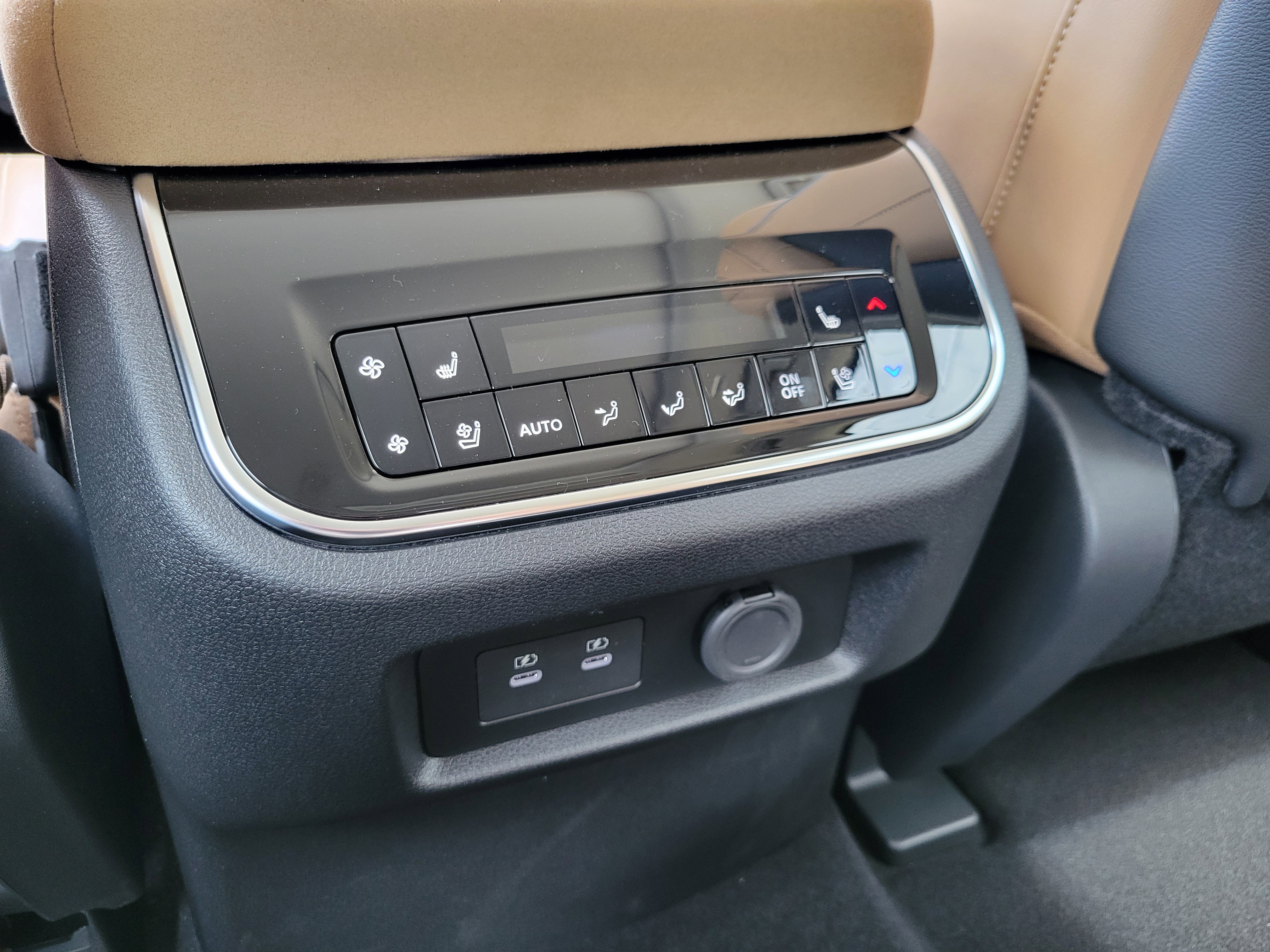 New 2026 INFINITI QX80 Luxe RWD image 13