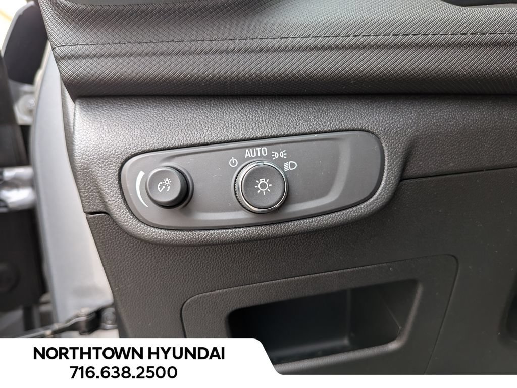 Used 2024 Chevrolet TrailBlazer LS FWD image 26