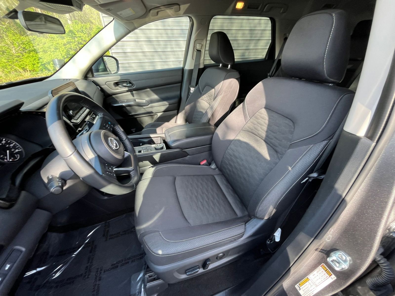 Used 2025 Nissan Pathfinder SV AWD/4WD image 33