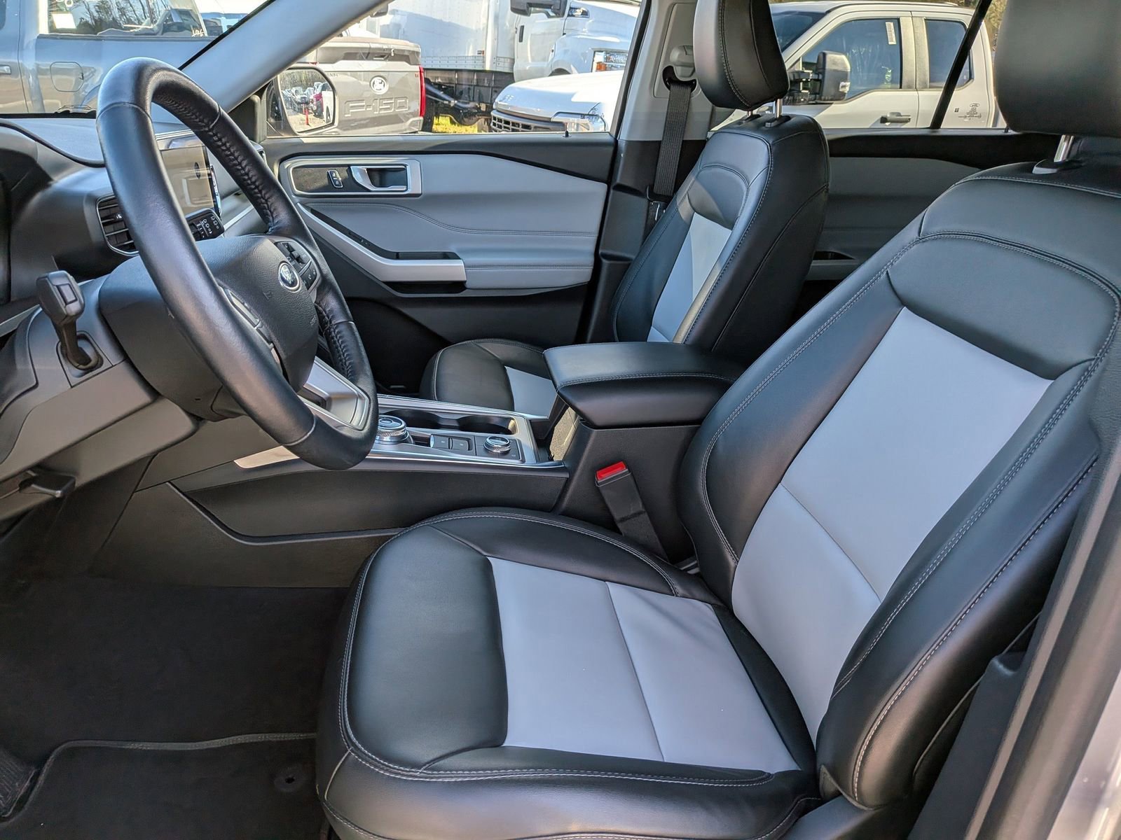 Certified 2022 Ford Explorer XLT w/ Equipment Group 202A image 23