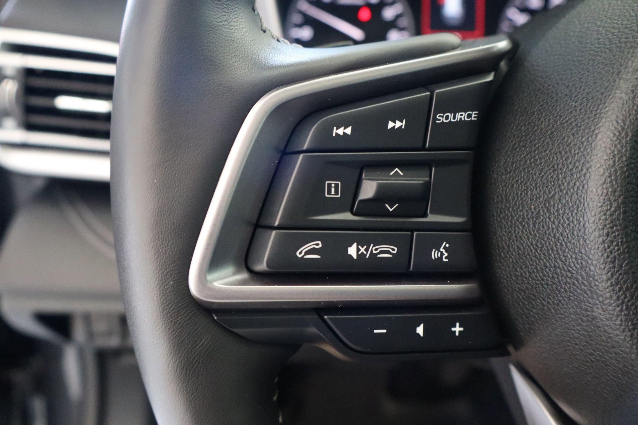 Used 2025 Subaru Outback Touring w/ Popular Package #2 image 18