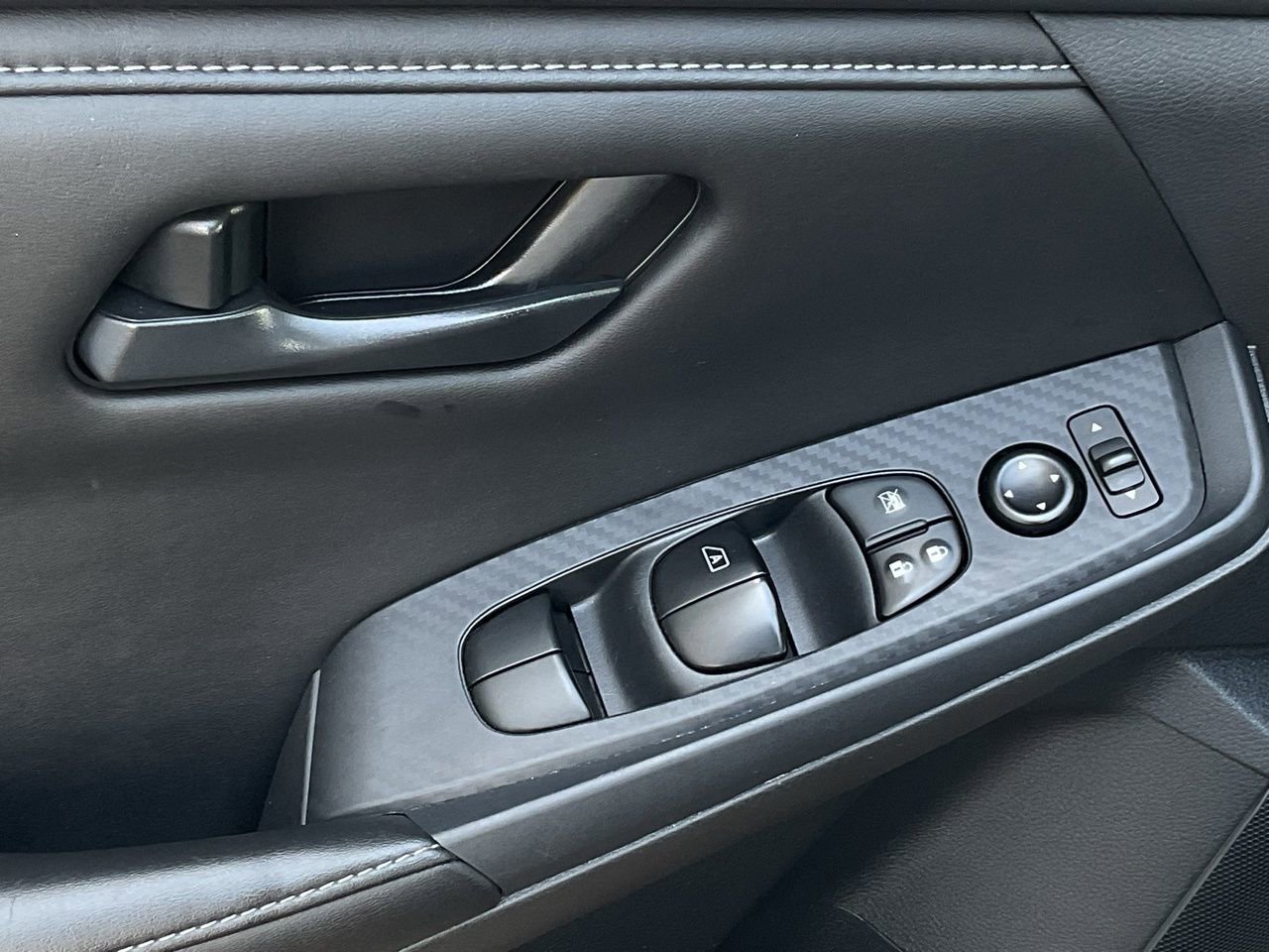 Used 2025 Nissan Sentra S image 13